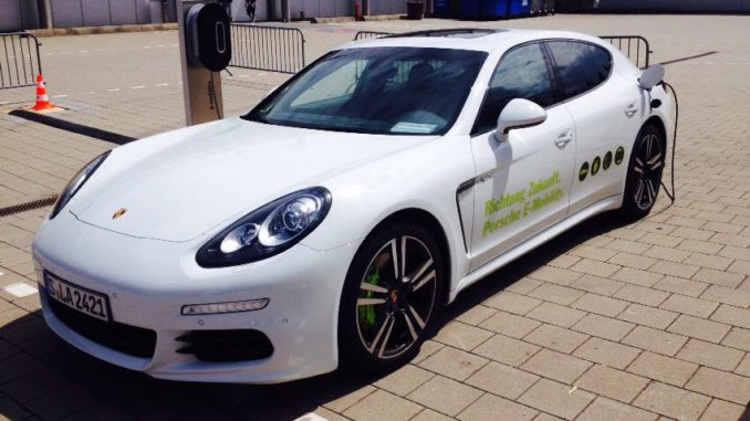 Porsche Panamera Plug-in Hybrid. Foto: Urbansky Porsche Panamera Plug-in Hybrid. Foto: Urbansky