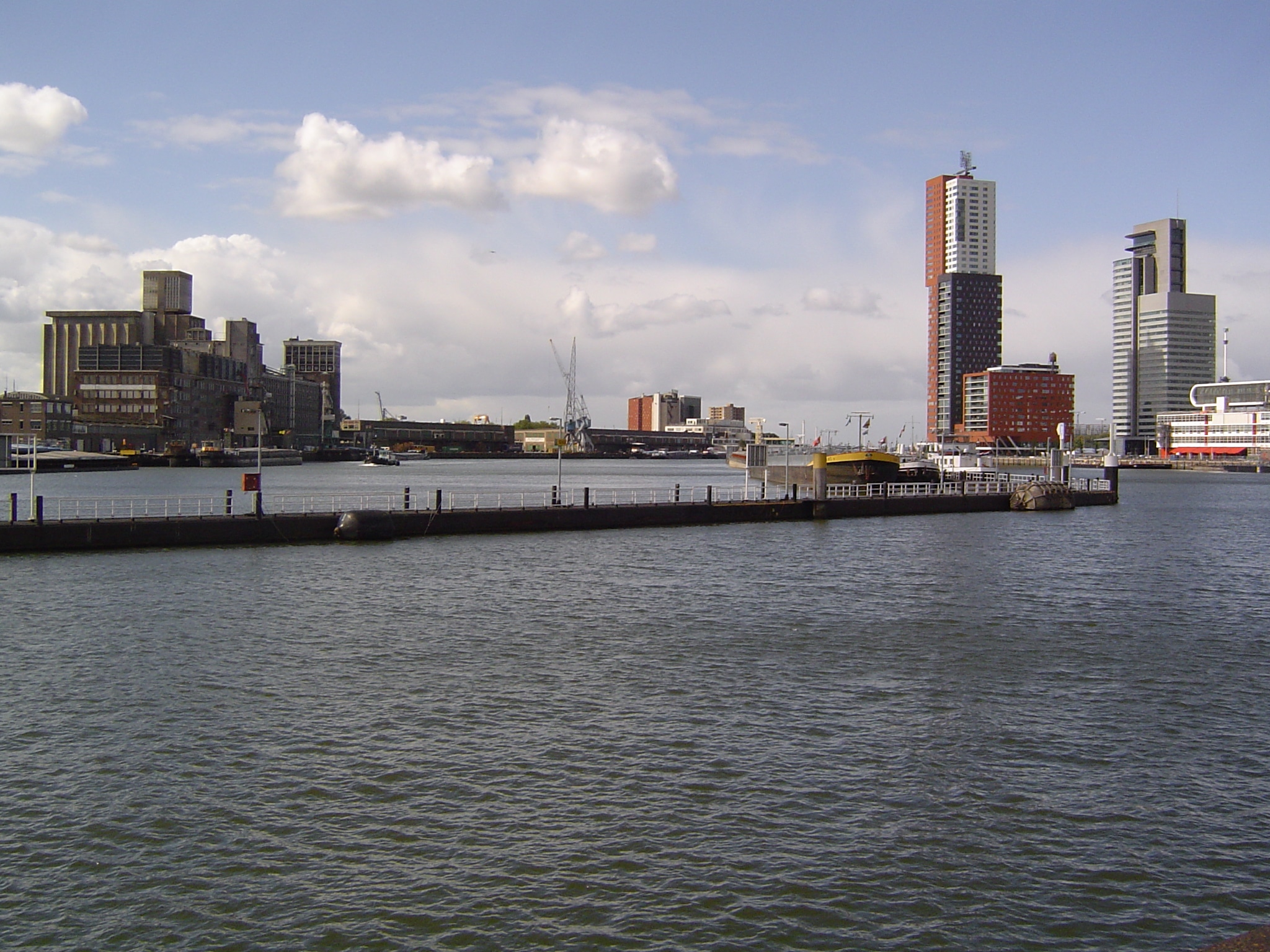 Flüssiggasterminal im Rotterdamer Rheinhafen. Foto: Joris / Wikimedia