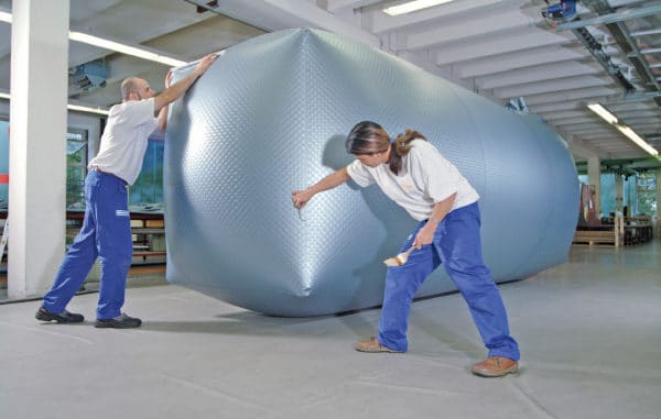 17_Oechsler_rpc_5406b45ed702b Kunststoff-Innenhülle zur Nachrüstung eines alten, aber nicht korrodierten Stahltanks.Bild: Oechssler Tankschutzanlagen GmbH