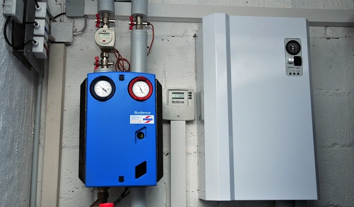 Der Power-to-Heat-Elektroheizer liefert Wärme an den Speicher. Foto: IWO