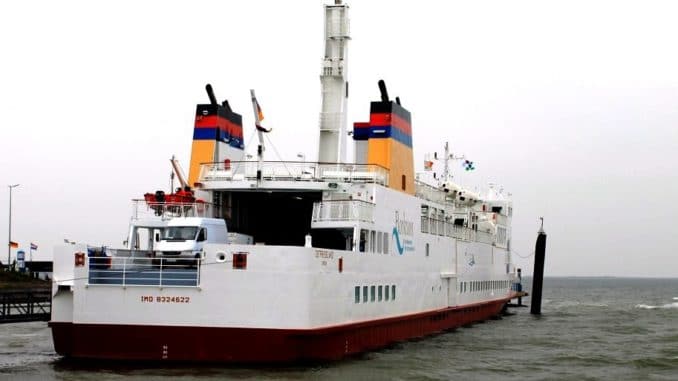 2015_06_17_Ostfriesland_11_in_Borkum_IMG_00361 Vorschaubild: Die MS Ostfriesland der AG Ems, das erste LNG-Schiff unter deutscher Flagge,hat am 17.6.2015 in Borkum im Rahmen der Gästefahrt angelegt. Foto: Dr. Karl-Heinz Hochhaus / Wikimedia / unter Lizenz CC BY 3.0