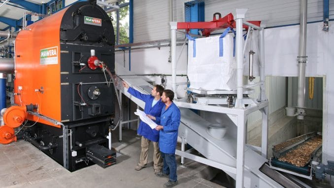 Feuerungs-Tech_Umsicht Abgasreinigung ist bei dem neu getesteten Bio-Mix-Brennverfahren nötig, hier der Test im Verbrennungstechnikum in Sulzbach-Rosenberg. Foto Fraunhofer UMSICHT / Kurt Fuchs