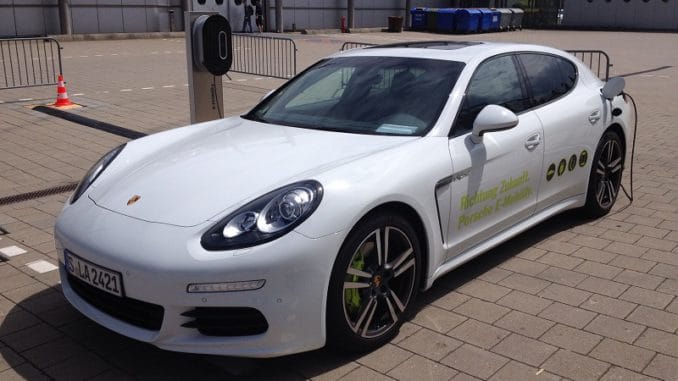 IMG_5657 Plugin-Porsche - zählt auch als E-Mobil. Alle Fotos: Urbansky