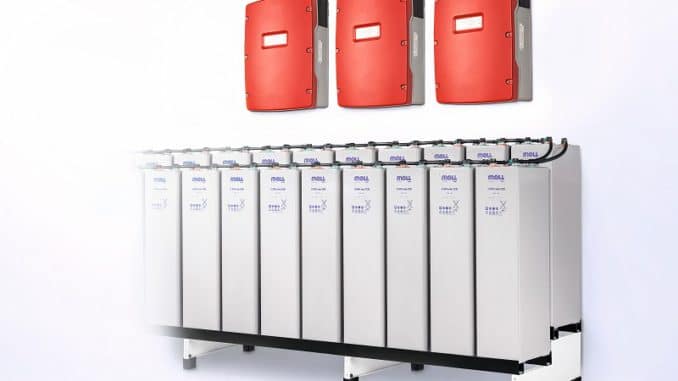 IBC_Blei_Batterieblock_+_Wechselrichter Bleibatterieblock von IBC Solar. Foto: IBC Solar