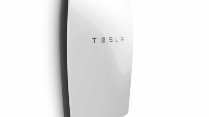 LichtBlick_1505_Tesla_Front Angle_002.jpg (MS Office) Tesla Powerwall, ein Speicher auch für kleinere Wohngebäude, wird von Lichtblick ab diesem Jahr vertrieben. Foto: LichtBlick