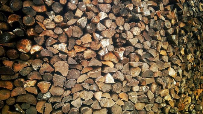 texture-1237074_960_720 Altholz auf dem Holzweg: Nach dem neuen EEG-Entwurf haben Altkholzkraftwerke kaum mehr eine Chance. Foto: fjcorado / pixabay