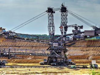 Bagger im Rheinischen Revier. Auch als Rohstoff hat die Braunkohle kaum Zukunft. Foto: darkmoon1968 / pixabay