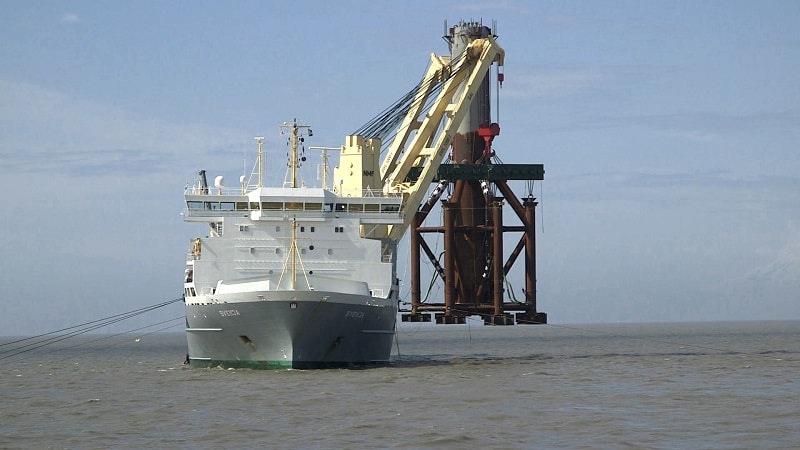 Transport, Montage und Förderarbeiten bedingen in dem umweltsensiblen Gebiet höchste Sicherheit.