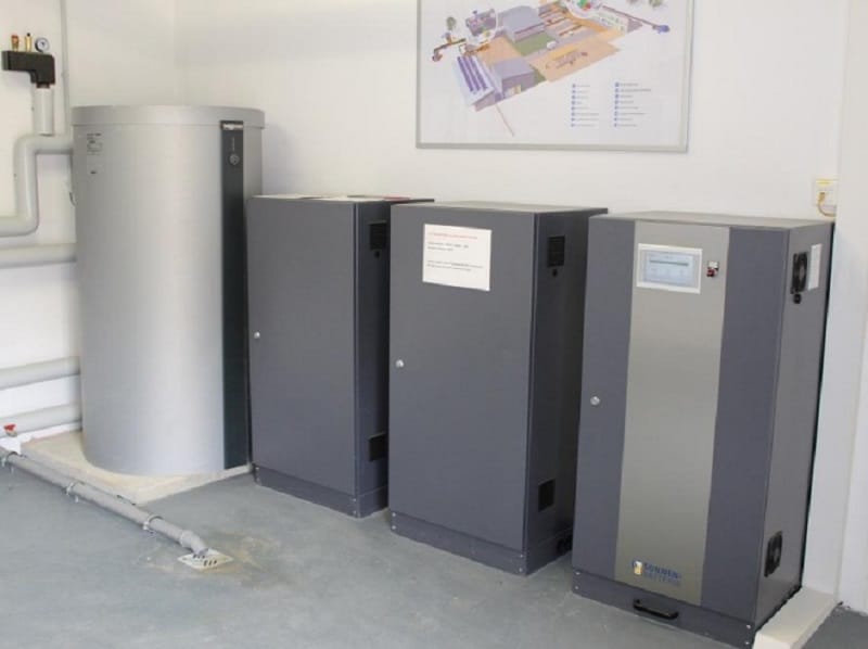 Moderne Lithium-Stromspeicher für den Eigenverbrauch von selbst erzeugtem PV-Strom. Foto: Urbansky PV, Srom, Energiespeicher, Akku, Blei