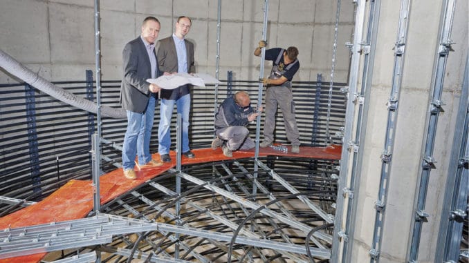 400nbsp000 Groß: 400 000 l kann ein Eisspeicher fassen. Das Innenleben folgt einem anspruchsvollen Aufbau. Foto: Leitec Eisspeicher, Heizen mit Eis, Solarabsorber