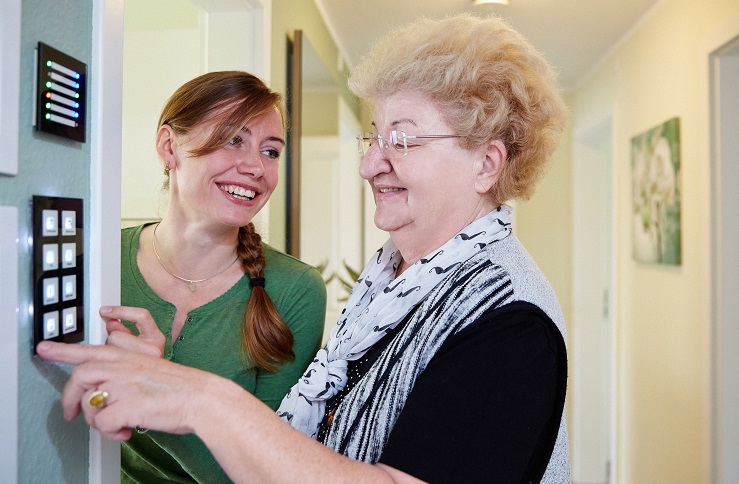 Die Weobau Zwickau errichtete eine Seniorenwohnung mit AAL-Systemen (für Ambient Assisted Living = Unterstützung für selbstbestimmtes Leben im Alter). Foto: Dirk Dießel , dsl-factory Smart Home, Standard