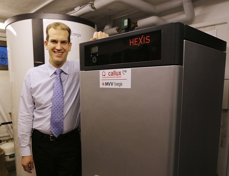 Seit Oktober 2013 versorgt dieses Brennstoffzellen-Heizgerät ein Einfamilienhaus in Mannheim. Der Brennstoff-Ausnutzungsgrad liegt bei gut 87 Prozent. Foto: MVV Brennstoffzelle, Eigenstromerzeugung, Wärmemarkt, Heizung, KWK