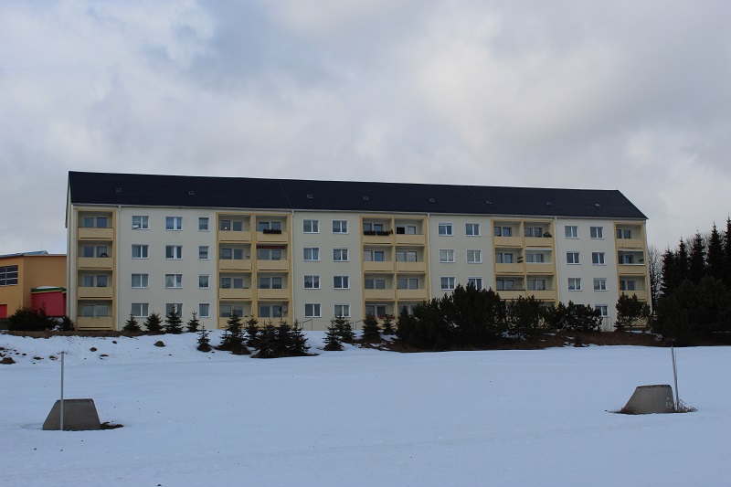 Besonders im Winter schützen gut isolierte Fenstergläser und lassen die wenigen Sonnenstrahlen als Wärmeenergie in die Wohnräume. Foto: Urbansky