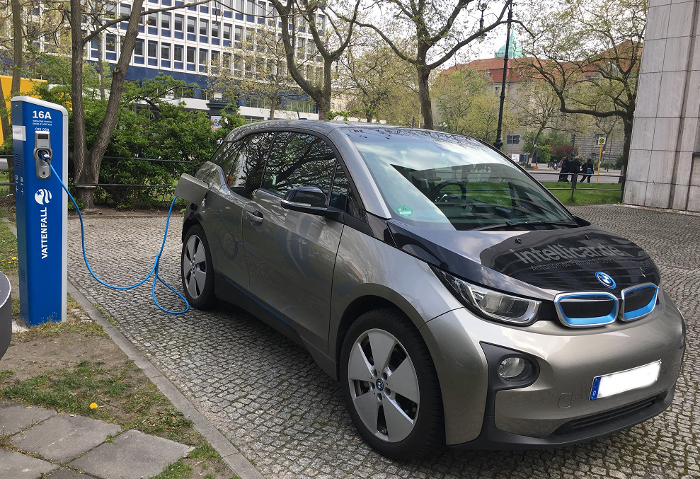 Was eine E-Ladesäule alles können muss, zeigt die Chekliste des IGT. Foto: Urbansky