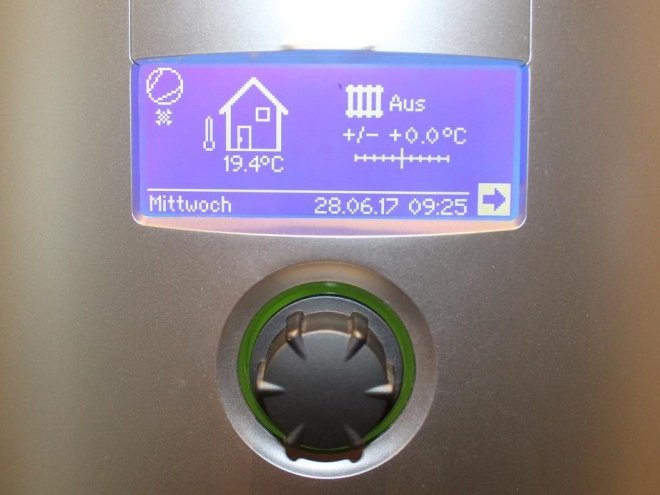 Kann systemdienlich betrieben werden: Warmwasserspeicher einer Wärmepumpe, der dann befüllt wird, wenn genügend Überflussstrom zur Verfügung steht. Foto: Urbansky