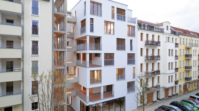 e3 Projekt Esmarchstrasse 3 Architekten Kaden/Klingbeil Auch wenn man es ihm von außen nicht ansieht: Das E3 wurde komplett aus Holz gefertigt. Foto: Bernd Borchardt