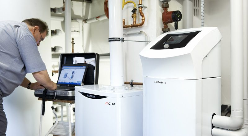 Kleine KWK brauchen nicht mehr Platz als eine herkömmliche Heizung, dafür ist die Investition auch durch die Installationsumgebung mit Pufferspeicher, Abgassystemen und speziellen Anforderungen an die Hydraulik höher. Foto: Vaillant