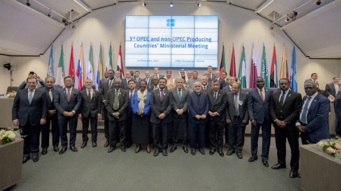 2017 (20) Neue Einigkeit: OPEC-Mitglieder und Nichtmitglieder wollen die Ölförderung bis Ende 2018 gedrosselt lassen und treiben damit den Ölpreis in die Höhe. Foto: OPEC
