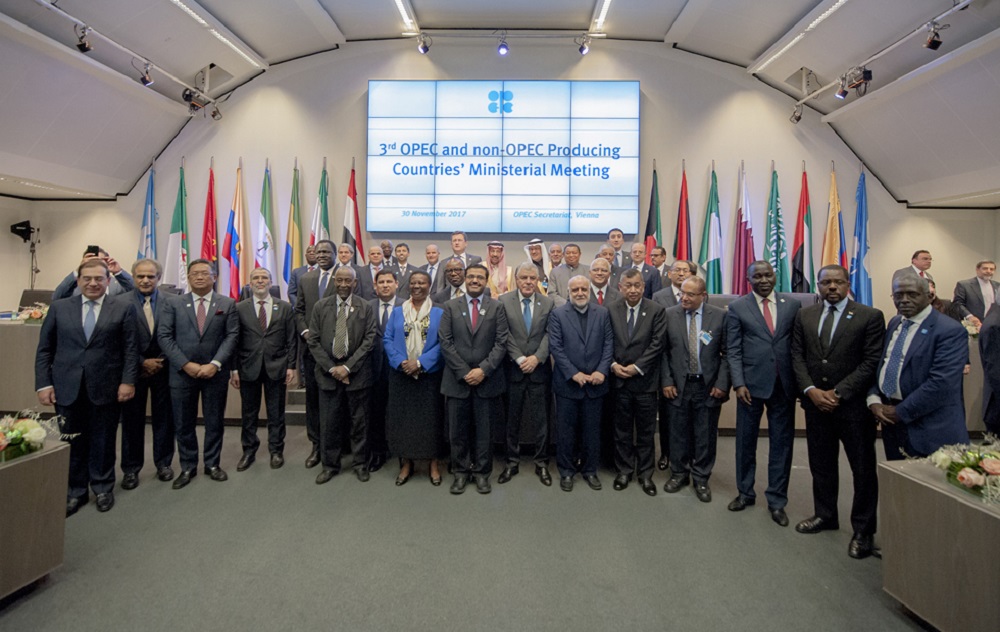 Neue Einigkeit: OPEC-Mitglieder und Nichtmitglieder wollen die Ölförderung bis Ende 2018 gedrosselt lassen und treiben damit den Ölpreis in die Höhe. Foto: OPEC