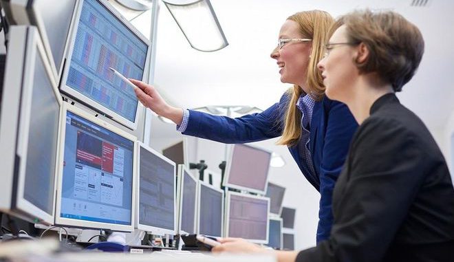 4by3 Daten, die in der Energiewirtschaft, wie hier an der Leipziger Strombörse EEX, seitens der Erzeuger, Netzbetreiber und Verbraucher massenhaft anfallen, ließen sich mit der Blockchain-Technologie manipulationssicher aufzeichnen, auswerten und abrechnen. Foto: EEX