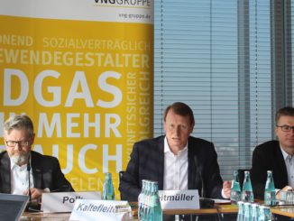 Wollen auch ohne Schlips mehr können als nur Erdgas: VNG-Vorstände Hans-Joachim Polk, Ulf Heitmüller und Bodo Rodestock. Foto: Urbansky