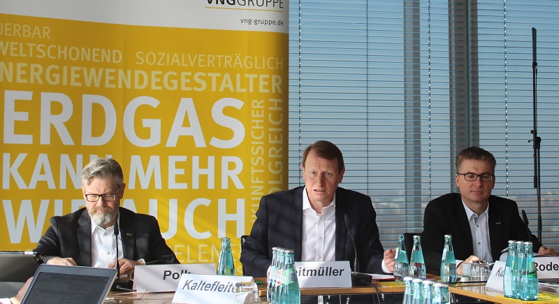 Wollen auch ohne Schlips mehr können als nur Erdgas: VNG-Vorstände Hans-Joachim Polk, Ulf Heitmüller und Bodo Rodestock. Foto: Urbansky