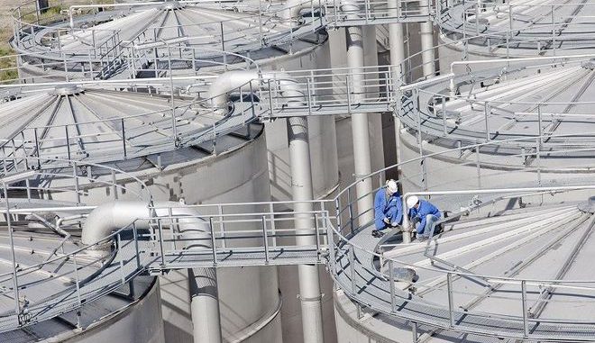 4by3 Biokraftstoffanlangen der 1. Generation für Ethanol produzieren Gärkohlensäure, die für Kraftstoffe der 2. Generation verwendet werden könnte. Durch die aktuelle Politik der EU ist diese Kopplung in Gefahr. Foto: Verbio