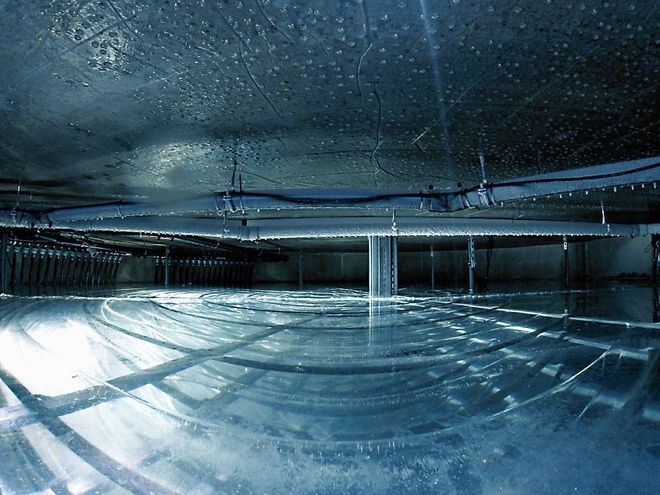 Blick in den 300 Kubikmeter fassenden Eisspeicher mit insgesamt 5,7 Kilometern Leitungslänge. Foto: Viessmann