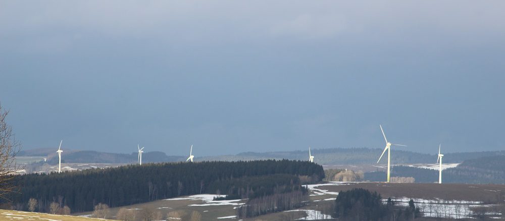 Könnten eine Quelle für Grünstrom in der Direktvermarktung sein: Windkraftanlagen, die bald aus der Förderung herausfallen. Foto: Urbansky