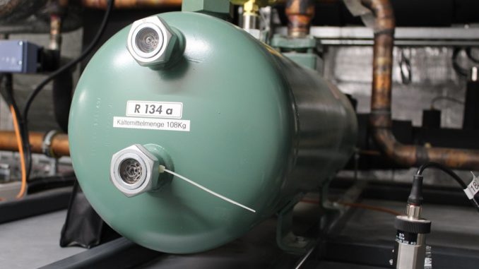 IMG_9052 Eine abgestimmte Bauplanung berücksichtigt die Wechselwirkung von Heizung und Klimaanlage und nutzt Synergien zwischen beiden. Das wiederum reduziert die Kosten, etwa für die Kühlung. Foto: Urbansky