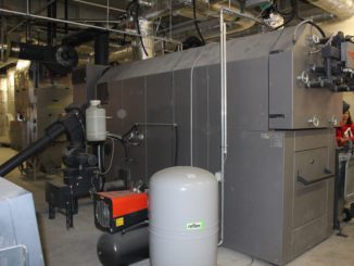 Pelletkessel mit 530 kW Leistung beheizt ein Möbelhaus. Foto: Urbansky