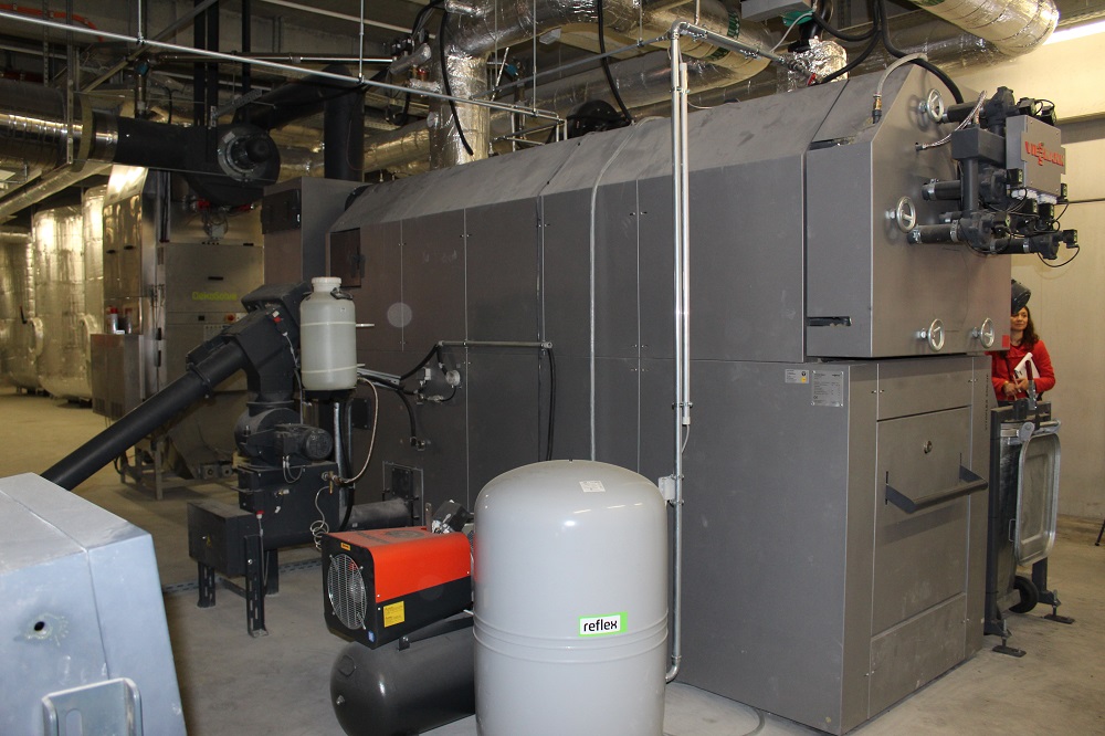 Möbelhaus von Höffner wärmt mit Pellets