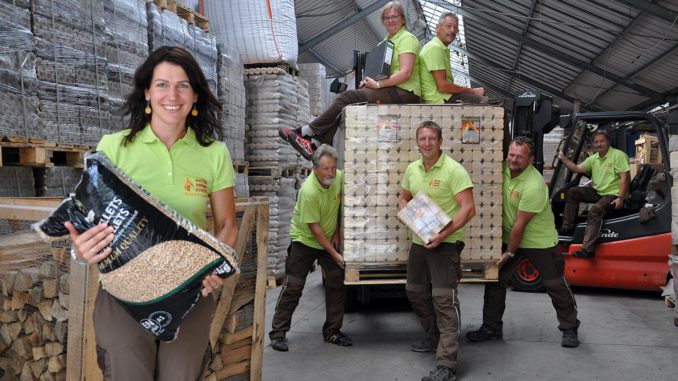 Team-Foto 2018 Legt Wert auf gute Lagerung und Nachhaltigkeit: Das Team von Naturbrennstoffe Kretschmann. Foto: Naturbrennstoffe Kretschmann OHG