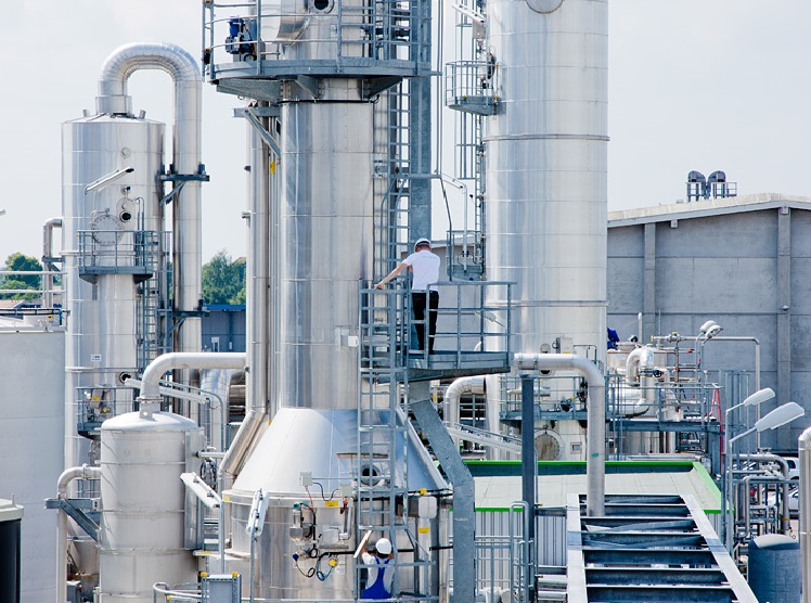 Biomethan wird aus Biogas in großen Anlagen aufbereitet und direkt ins Erdgasnetz eingespeist. Foto: Verbio
